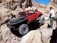 002.JPG (200518 bytes)